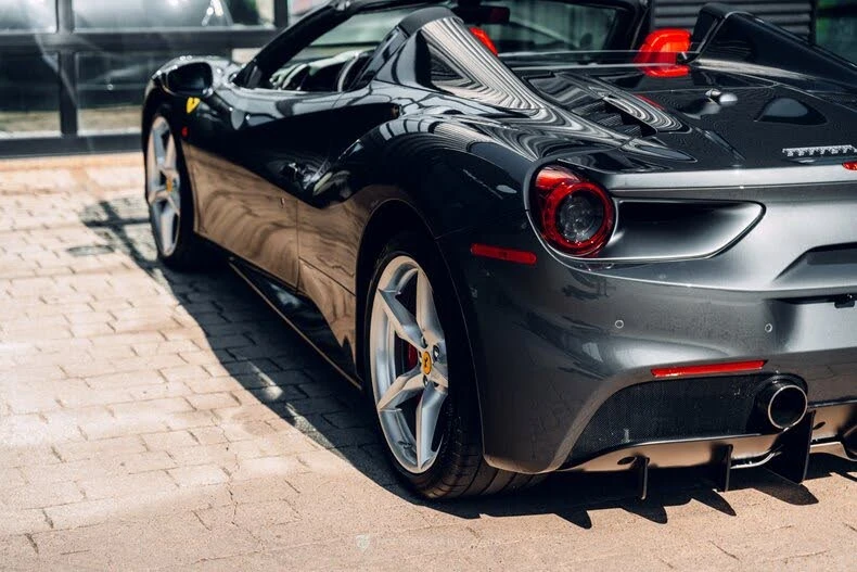 2017 Ferrari 488 Spider - Image 23 of 31