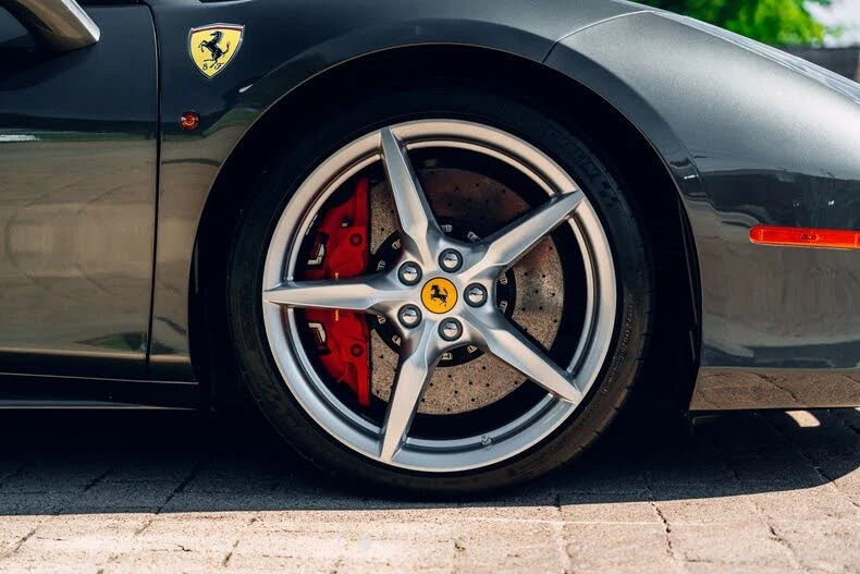 2017 Ferrari 488 Spider - Image 16 of 31