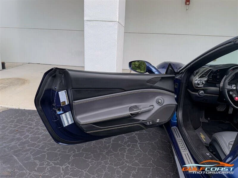 2017 Ferrari 488 Spider - Image 23 of 31