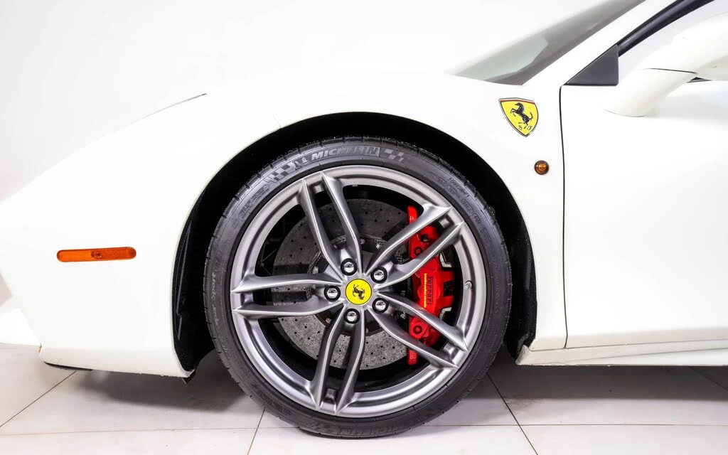2017 Ferrari 488 Spider - Image 15 of 27