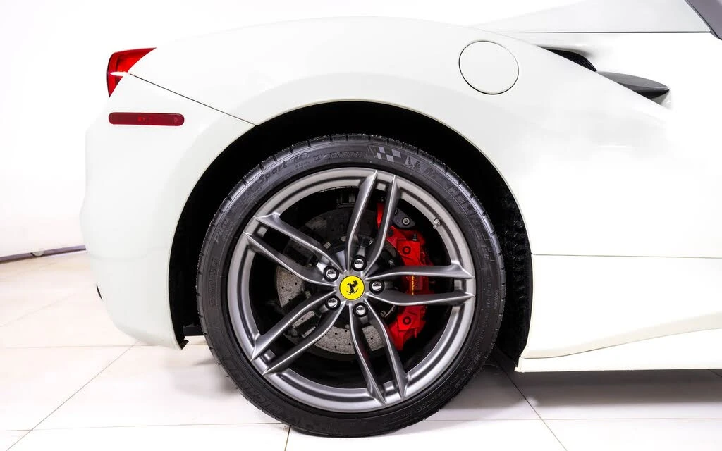 2017 Ferrari 488 Spider - Image 17 of 27