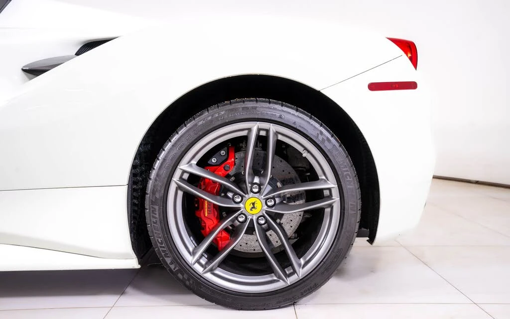 2017 Ferrari 488 Spider - Image 16 of 27