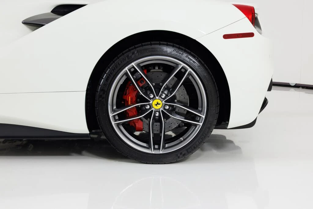 2017 Ferrari 488 Spider - Image 13 of 31