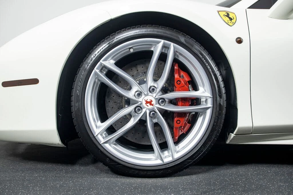 2017 Ferrari 488 Spider - Image 10 of 31