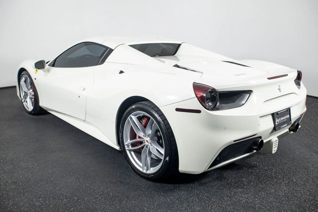 2017 Ferrari 488 Spider - Image 17 of 31