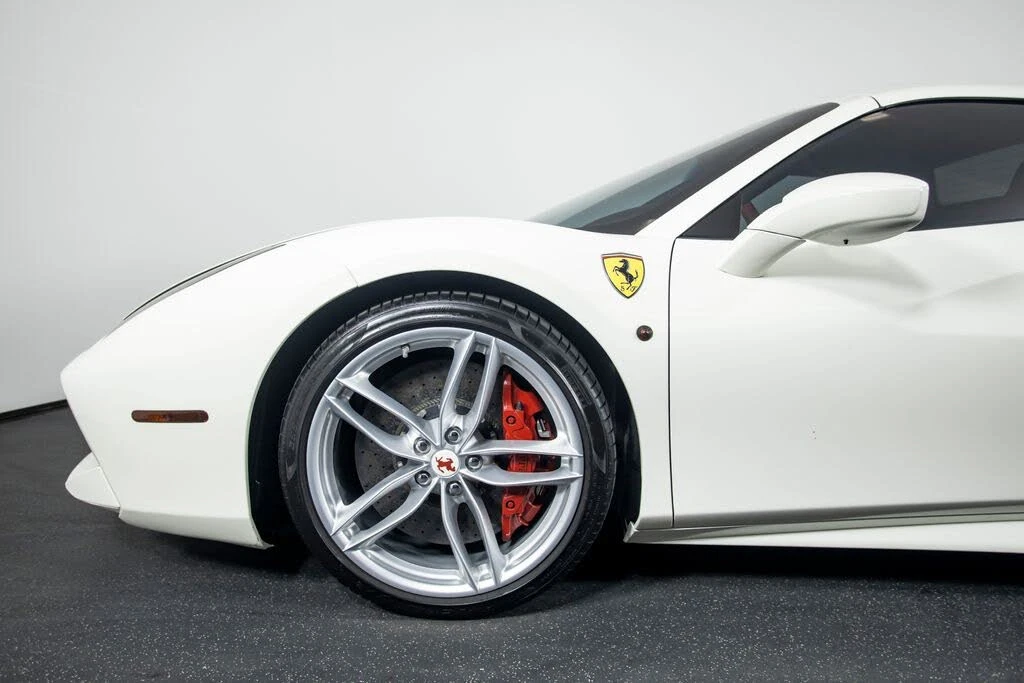 2017 Ferrari 488 Spider - Image 12 of 31