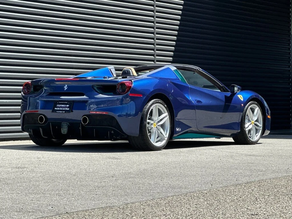 2017 Ferrari 488 Spider - Image 8 of 31