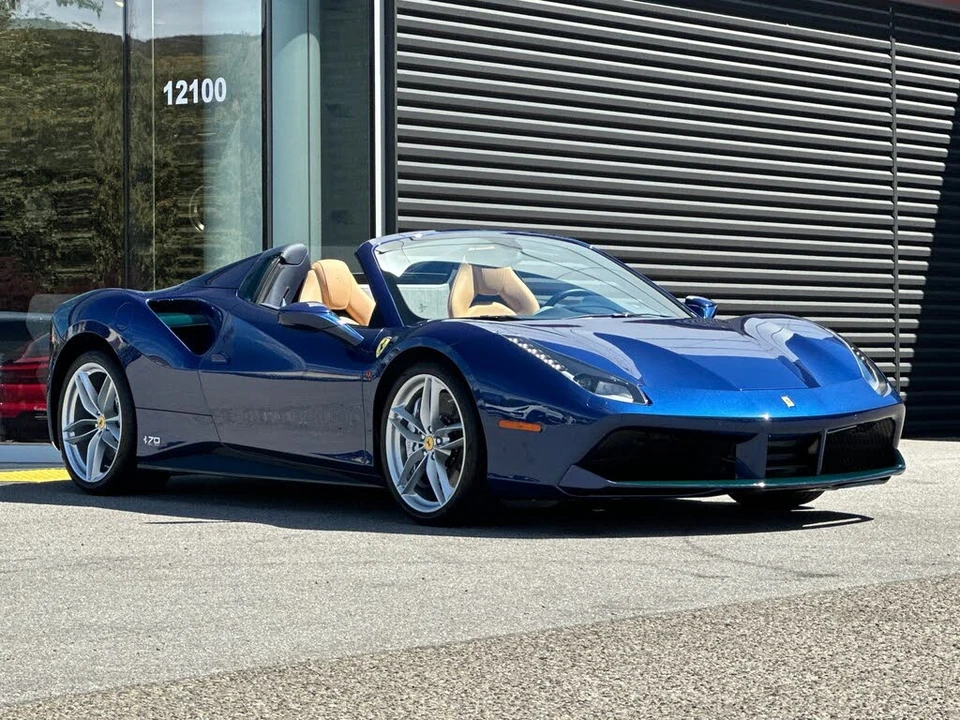 2017 Ferrari 488 Spider - Image 10 of 31