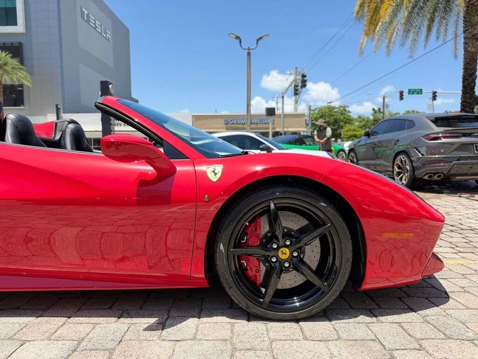 2017 Ferrari 488 Spider - Image 25 of 31