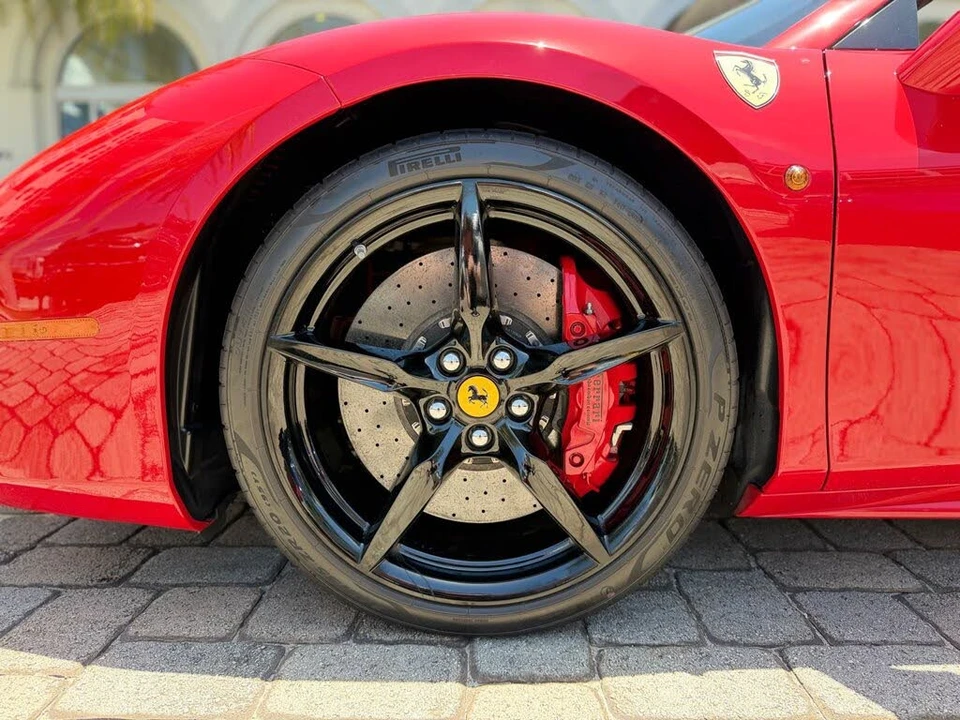 2017 Ferrari 488 Spider - Image 27 of 31