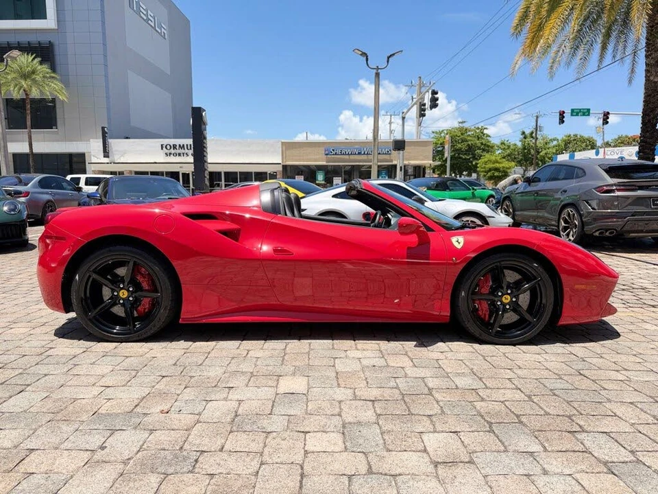 2017 Ferrari 488 Spider - Image 8 of 31