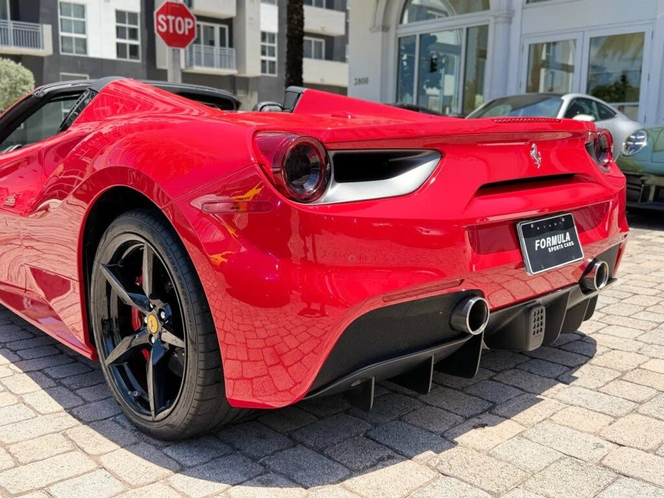 2017 Ferrari 488 Spider - Image 17 of 31