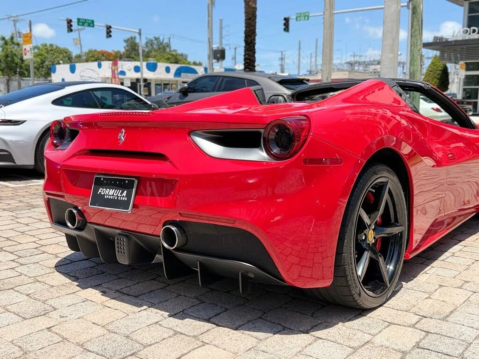 2017 Ferrari 488 Spider - Image 13 of 31