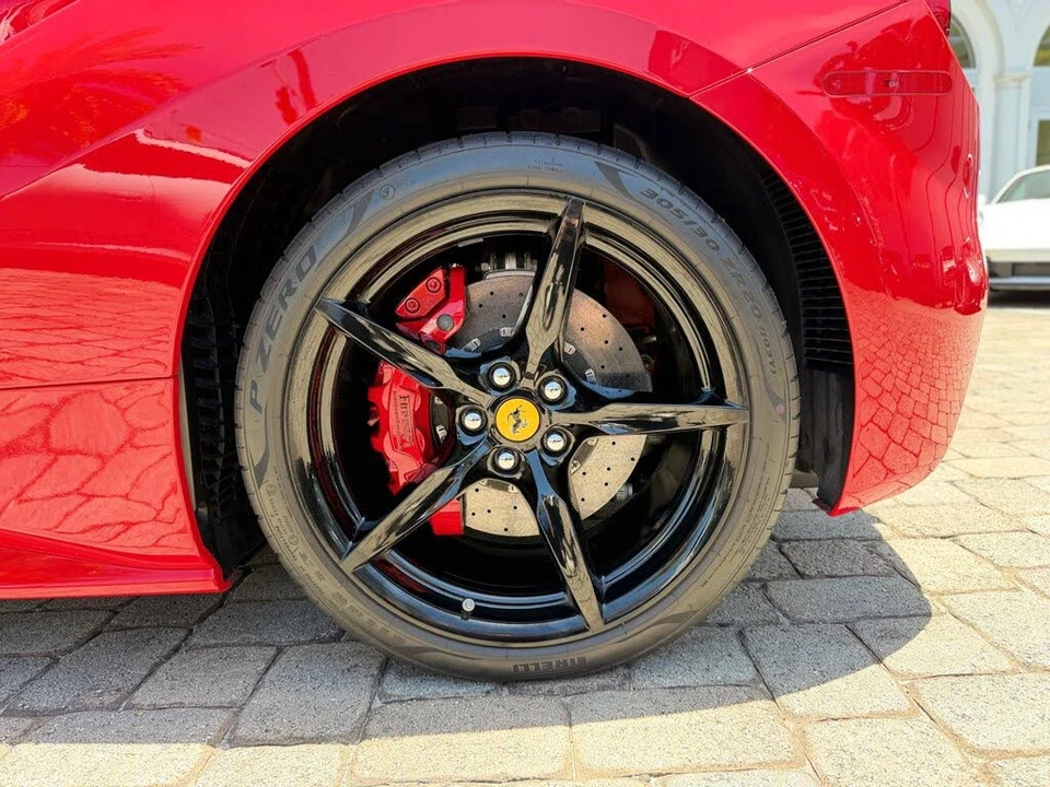 2017 Ferrari 488 Spider - Image 28 of 31