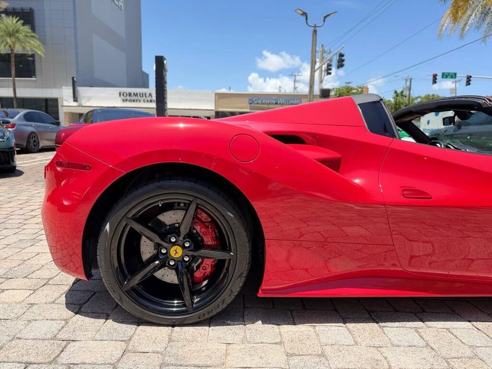 2017 Ferrari 488 Spider - Image 26 of 31