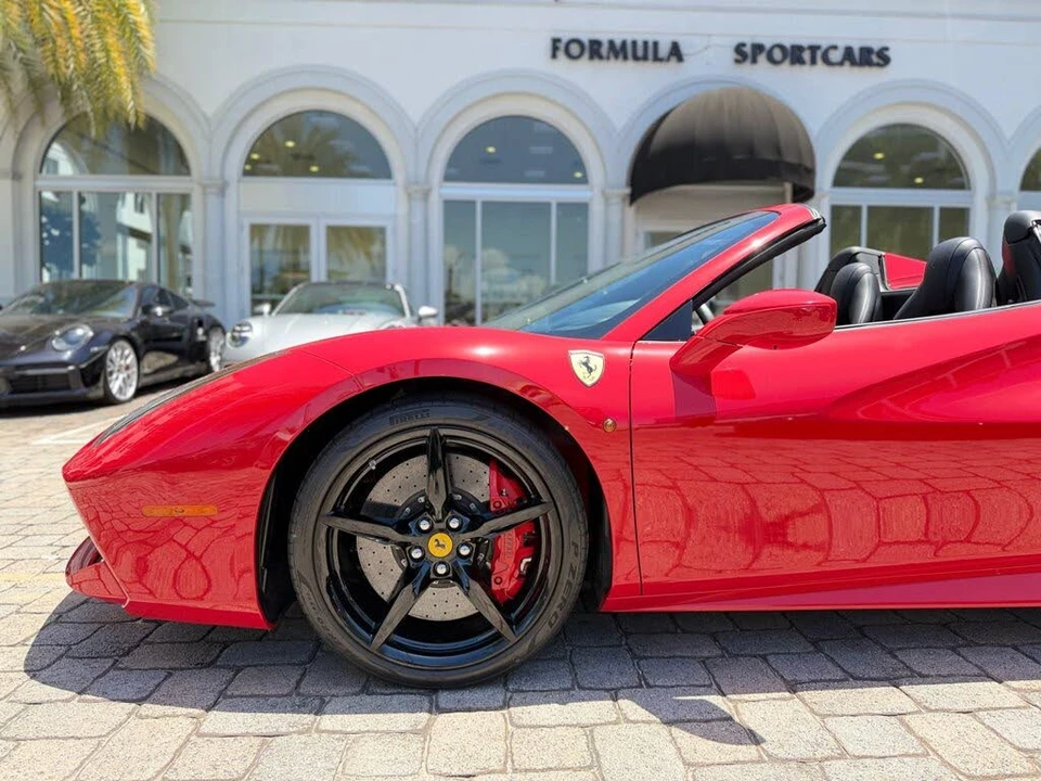 2017 Ferrari 488 Spider - Image 23 of 31