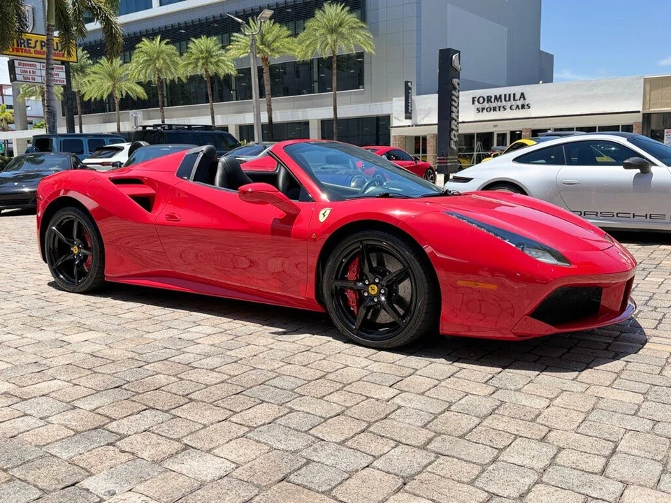 2017 Ferrari 488 Spider - Image 7 of 31