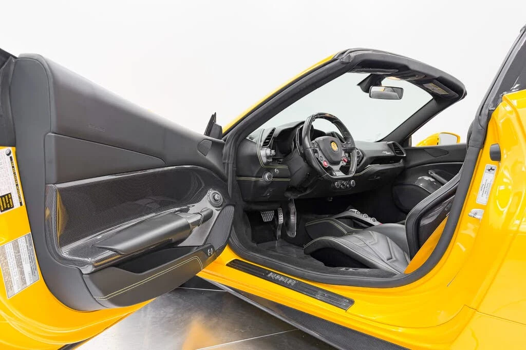 2017 Ferrari 488 Spider - Image 19 of 31