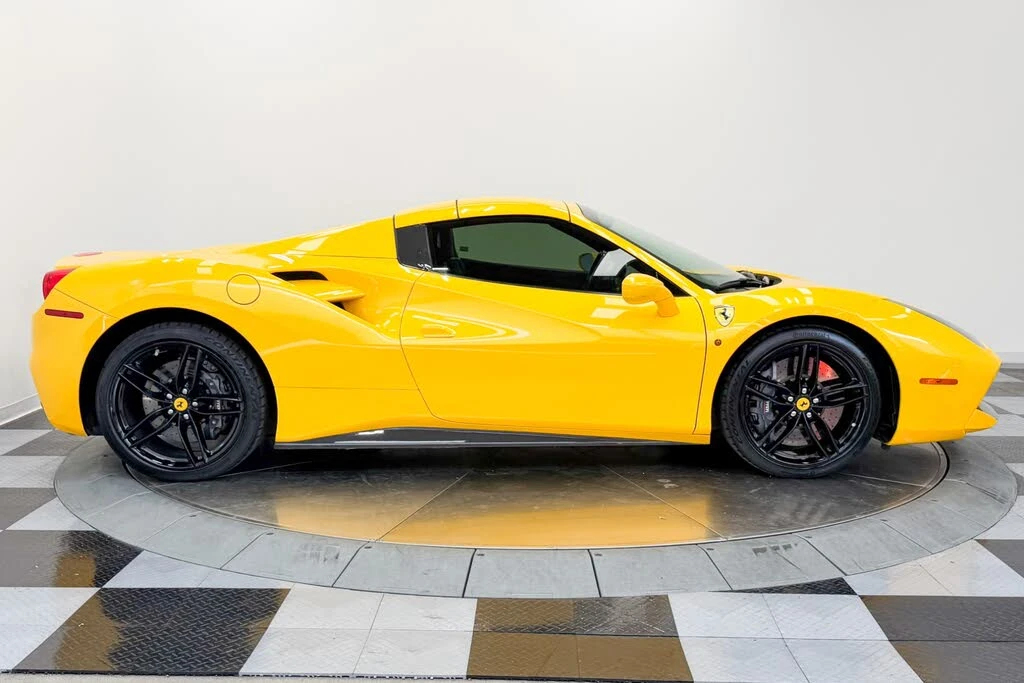 2017 Ferrari 488 Spider - Image 11 of 31