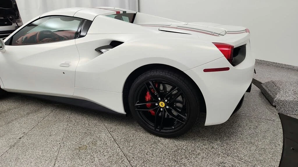 2017 Ferrari 488 Spider - Image 18 of 31
