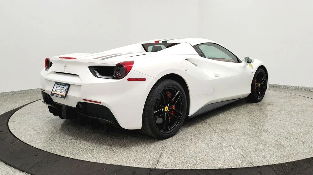 2017 Ferrari 488 Spider - Image 5 of 31