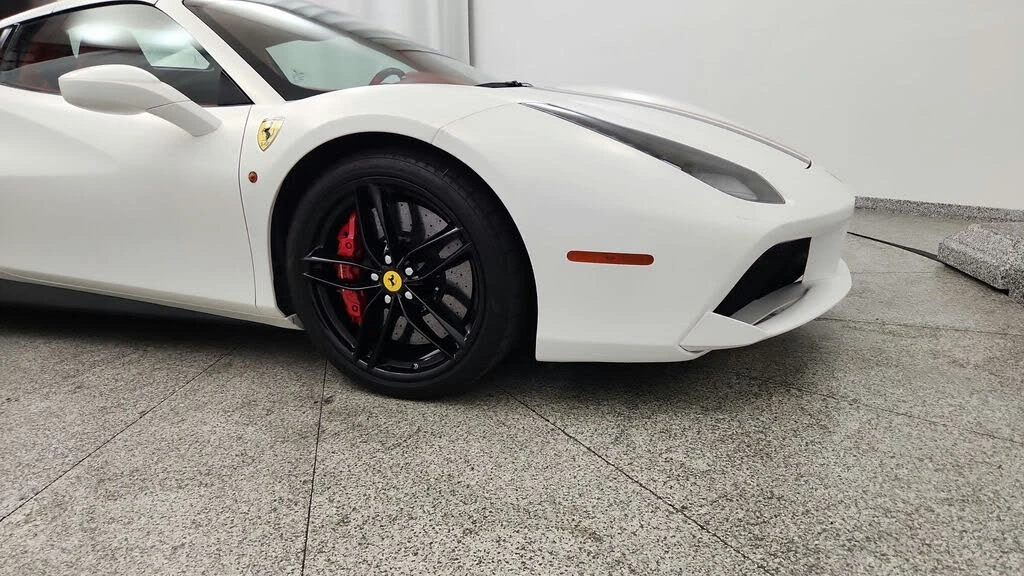 2017 Ferrari 488 Spider - Image 27 of 31