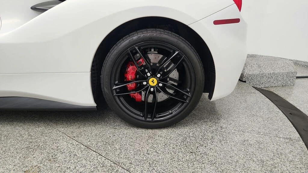 2017 Ferrari 488 Spider - Image 17 of 31
