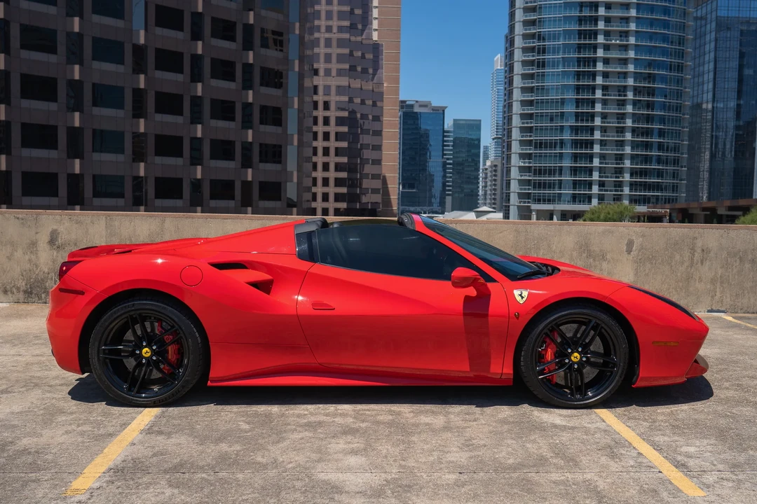 2017 Ferrari 488 Spider - Image 7 of 31