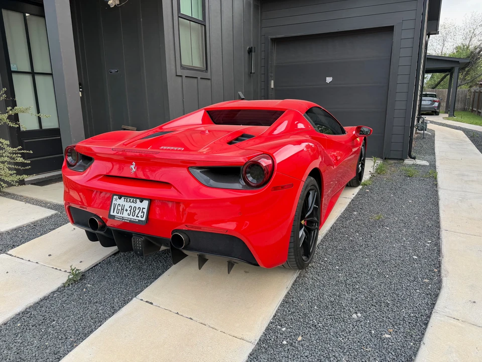 2017 Ferrari 488 Spider - Image 17 of 31