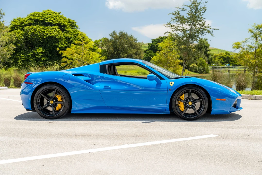 2017 Ferrari 488 Spider - Image 10 of 31
