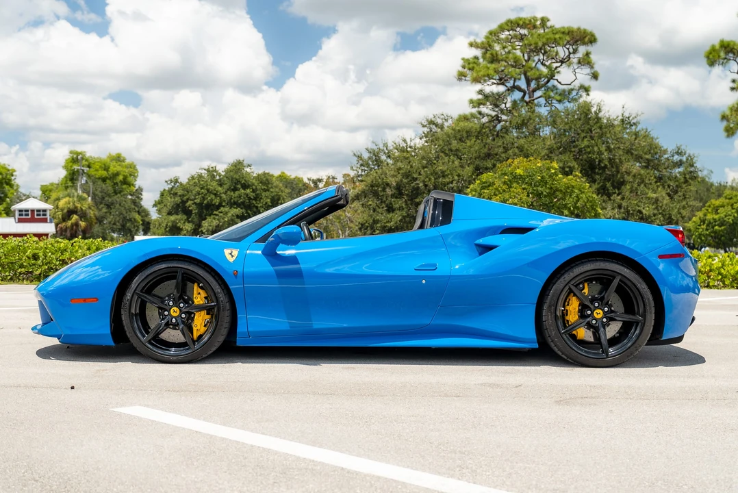 2017 Ferrari 488 Spider - Image 18 of 31