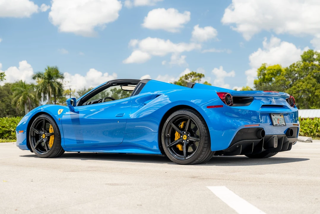 2017 Ferrari 488 Spider - Image 16 of 31
