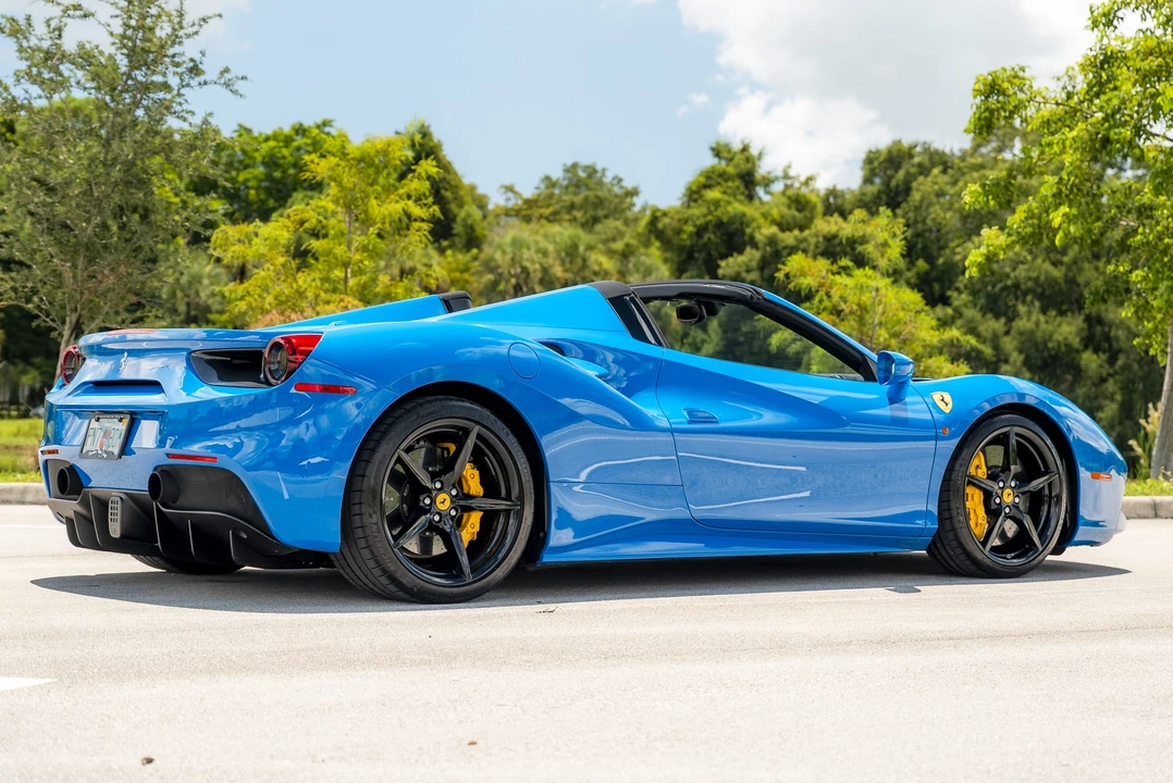 2017 Ferrari 488 Spider - Image 12 of 31