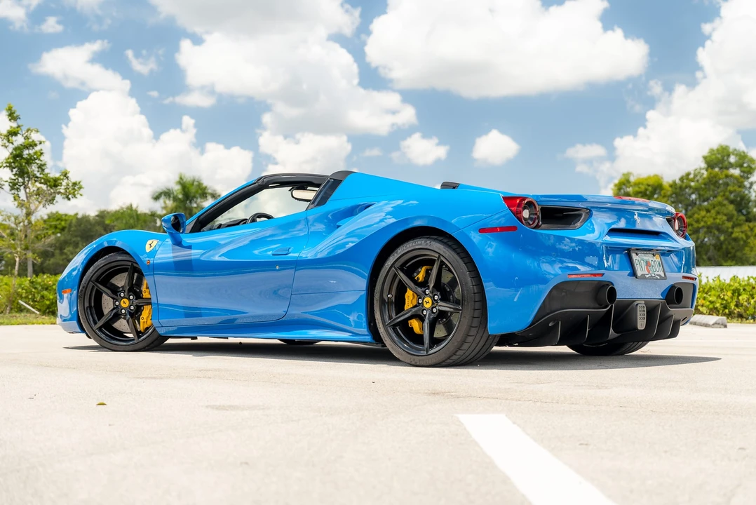 2017 Ferrari 488 Spider - Image 15 of 31