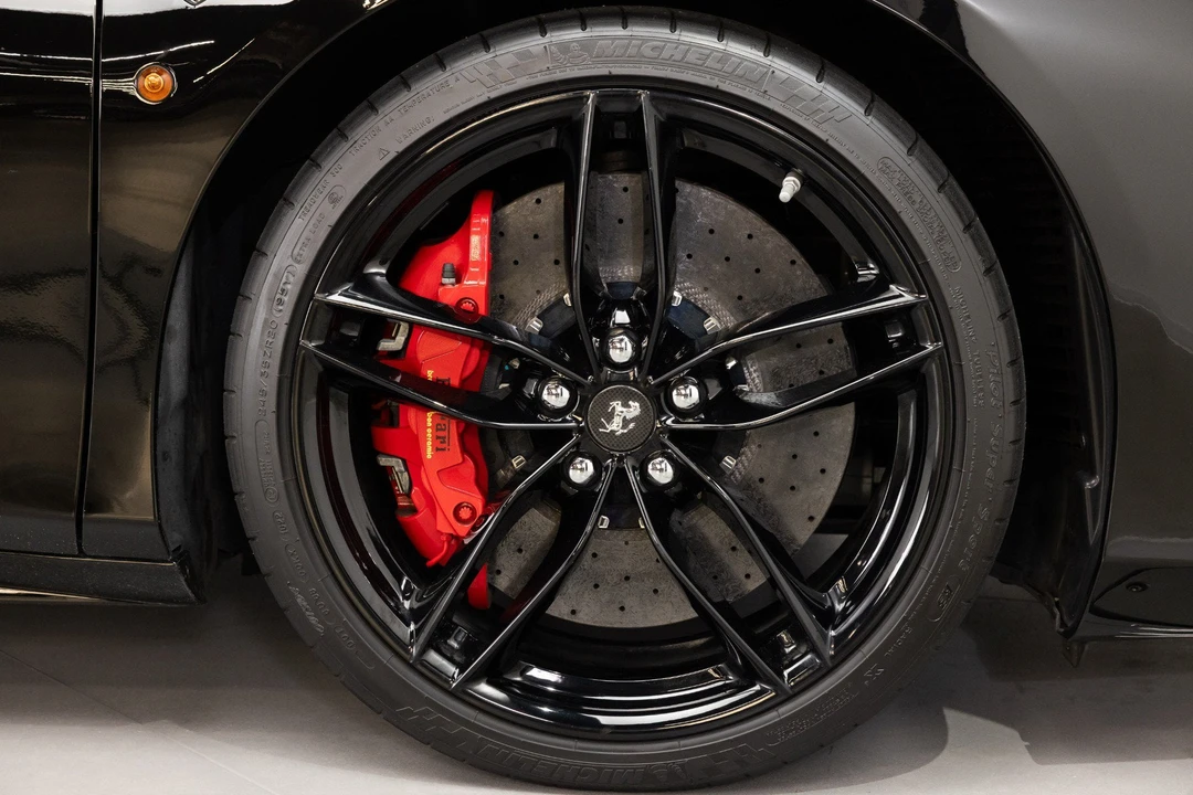 2017 Ferrari 488 Spider - Image 23 of 31