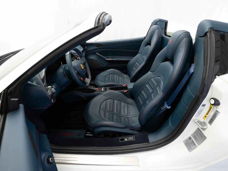 2017 Ferrari 488 Spider - Image 9 of 31