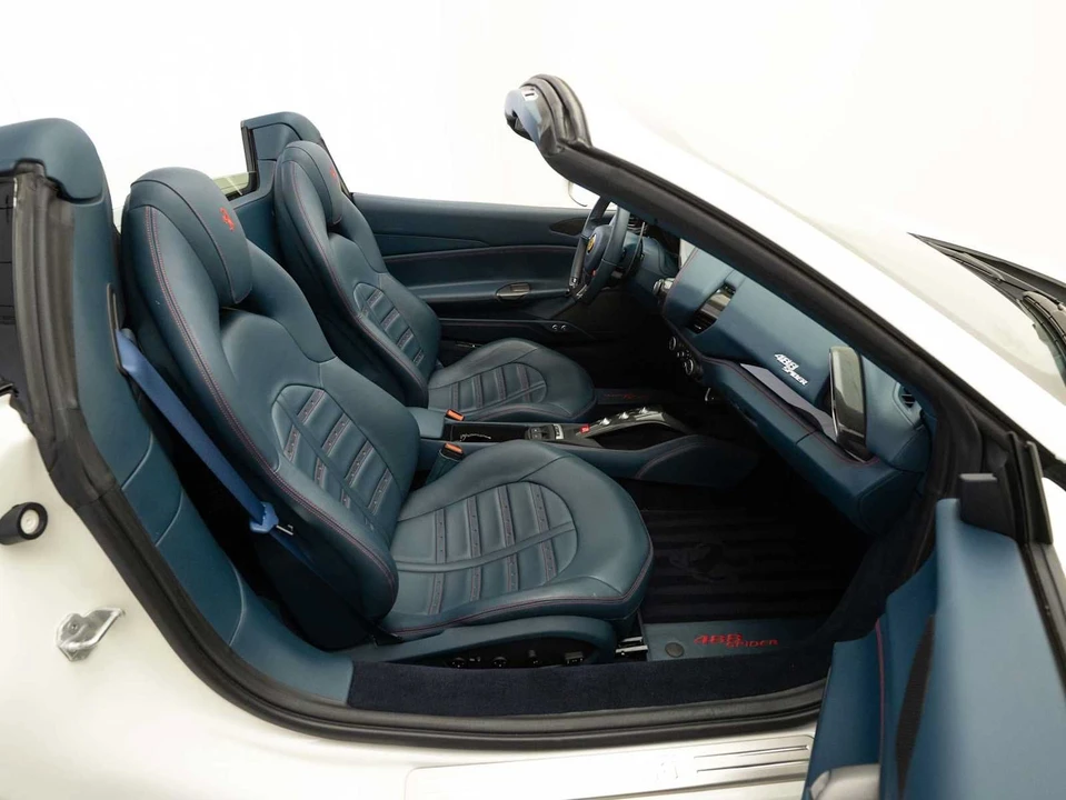 2017 Ferrari 488 Spider - Image 10 of 31