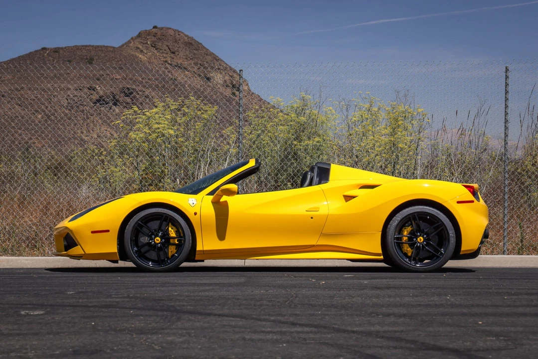 2017 Ferrari 488 Spider - Image 17 of 31