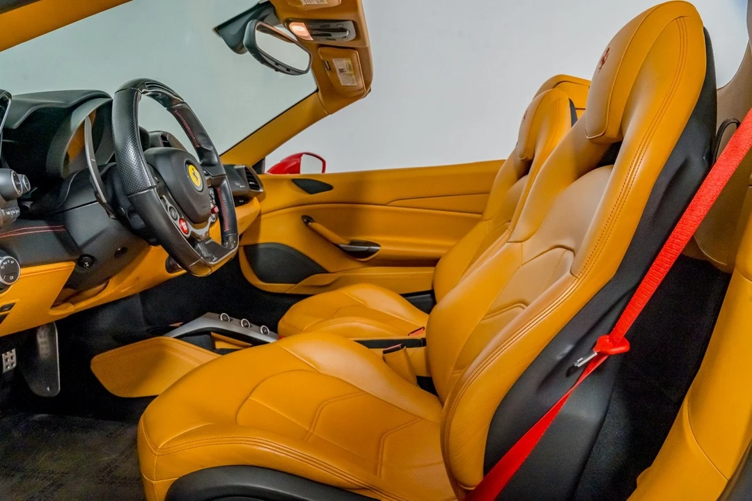 2017 Ferrari 488 Spider - Image 27 of 31