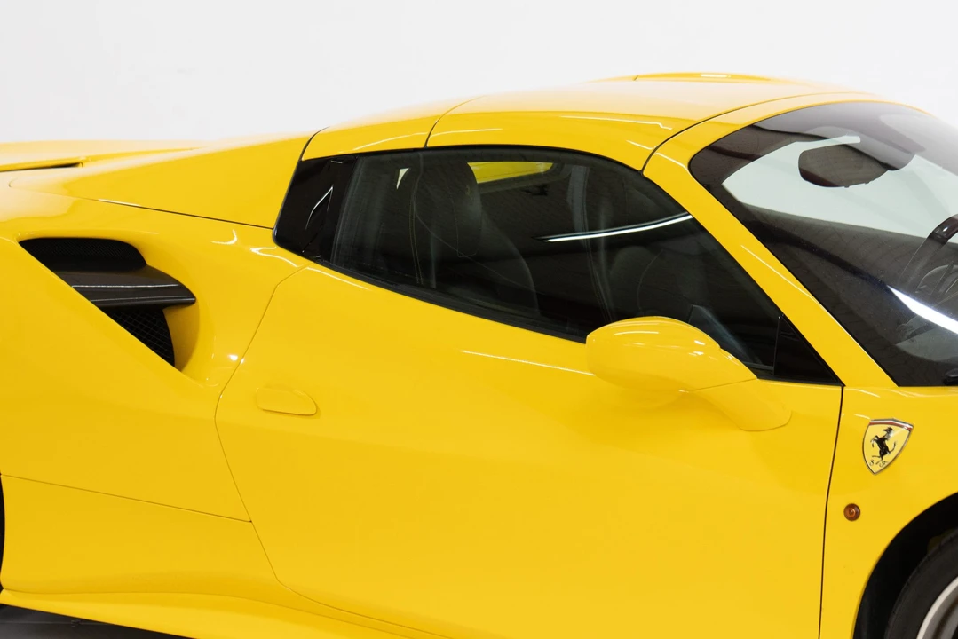 2017 Ferrari 488 Spider - Image 22 of 31