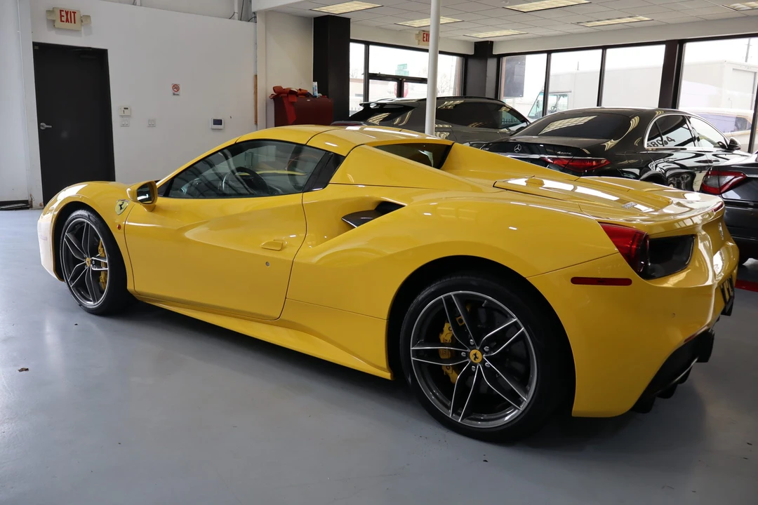 2017 Ferrari 488 Spider - Image 4 of 31