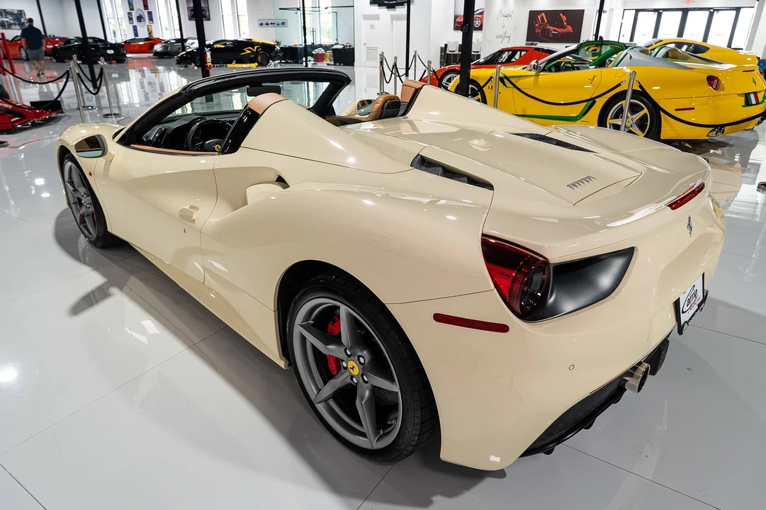 2017 Ferrari 488 - Image 5 of 31