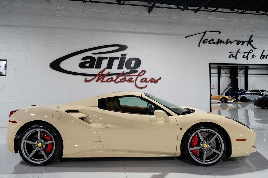 2017 Ferrari 488 - Image 16 of 31