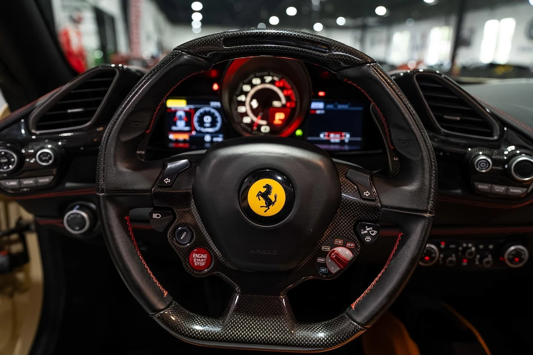 2017 Ferrari 488 - Image 22 of 31
