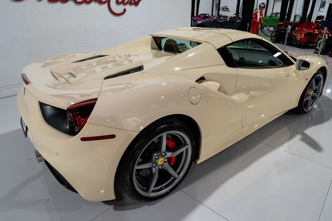 2017 Ferrari 488 - Image 15 of 31