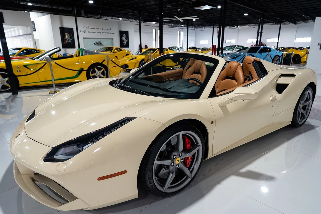 2017 Ferrari 488 - Image 3 of 31