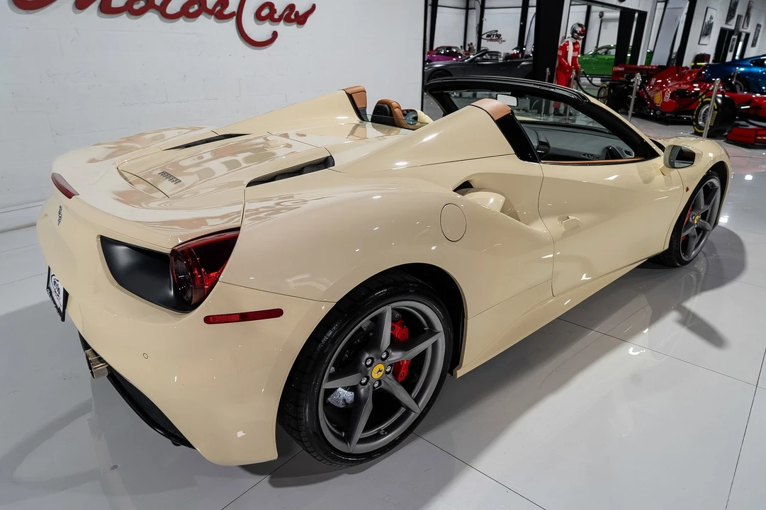 2017 Ferrari 488 - Image 7 of 31