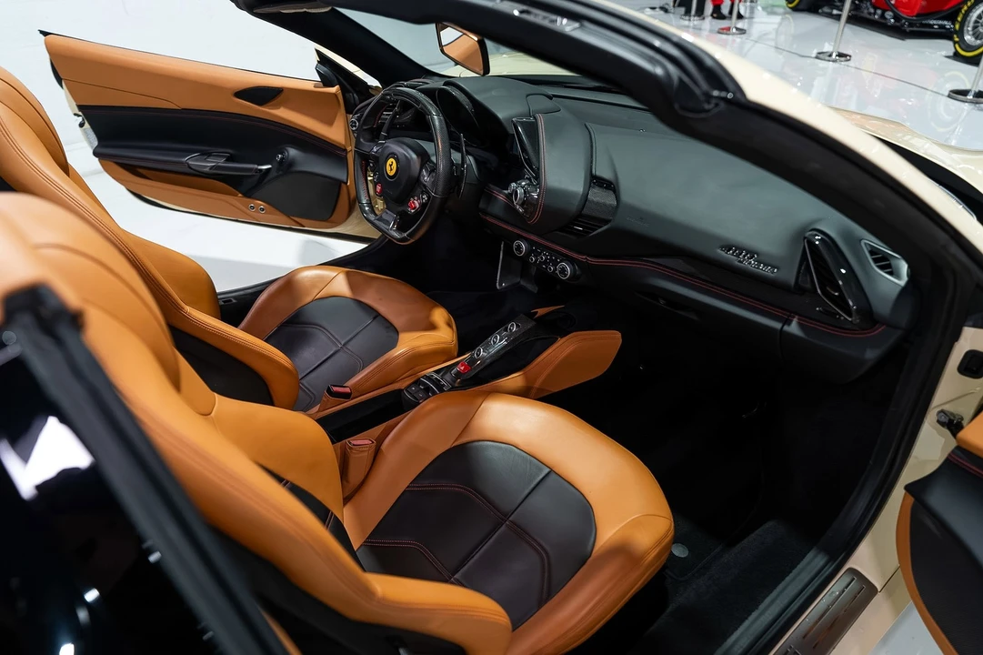2017 Ferrari 488 - Image 19 of 31