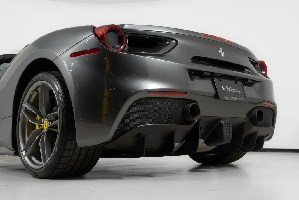 2017 Ferrari 488 Spider - Image 17 of 31