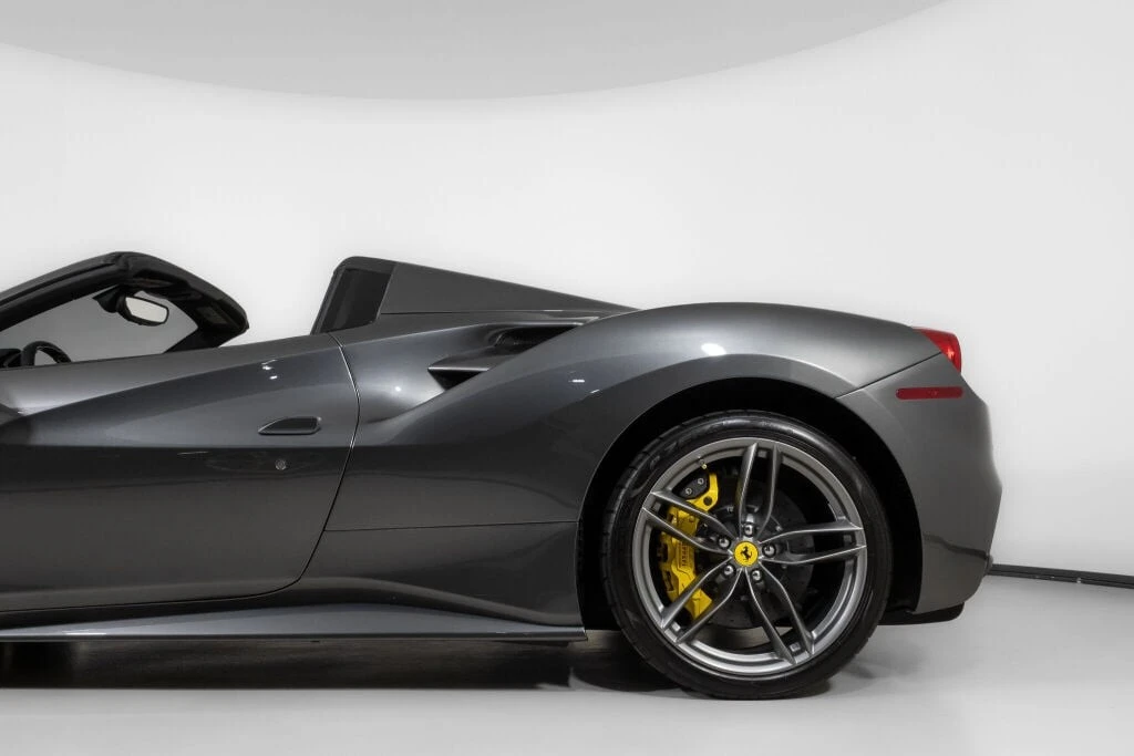 2017 Ferrari 488 Spider - Image 16 of 31